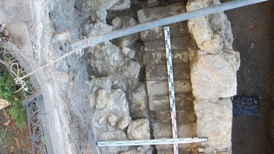 Вежа Хаджибейського замку, яку виявили під час розкопок на Приморському бульварі в Одесі