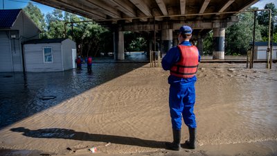 Підтопило сектор Калинівського ринку у Чернівцях, вода прибуває до наступних — фоторепортаж Підтопило сектор Калинівського ринку у Чернівцях, вода прибуває до наступних — фоторепортаж