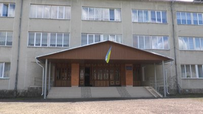 Закриття гірської гімназії на Франківщині: батьки обурюються, мер Косова пояснює рішення міськради