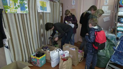У Рівному волонтери штабу "Мама+дитина" збирають допомогу і бійцям ЗСУ