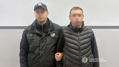 Вбивство у Чернігові, вдарив чоловіка ножем у живіт під час застілля, затримали