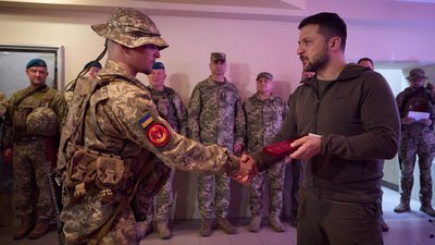 Президент Зеленський вручив нагороди морпіхам одеської бригади