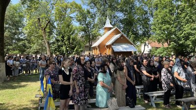 Прощання із полеглим захисником Андрієм Дзюбаком на Закарпатті Прощання із полеглим захисником Андрієм Дзюбаком на Закарпатті