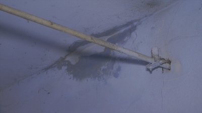 Миколаївці чекають на ремонт даху 10 місяців Миколаївці чекають на ремонт даху 10 місяців