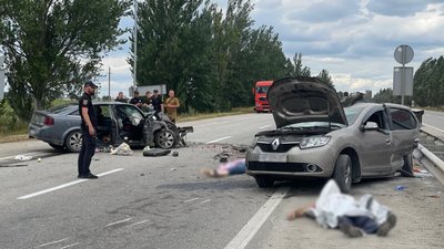 Поблизу Запоріжжя сталася автомобільна аварія: є загиблі та поранені Поблизу Запоріжжя сталася автомобільна аварія: є загиблі та поранені