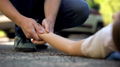 ДТП на Чернігівщині: водій авто збив дівчинку, дитину госпіталізували
