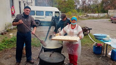Тернопільські волонтери відвезуть бійцям на Схід п'ять тисяч вареників Тернопільські волонтери відвезуть бійцям на Схід п'ять тисяч вареників
