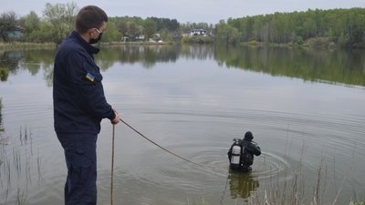 У Чернігові чоловік намагався переплисти Стрижень та пішов на дно У Чернігові чоловік намагався переплисти Стрижень та пішов на дно