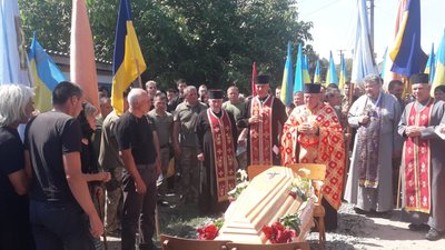 На Тернопільщині провели в останню путь бійця Миколу Дитка