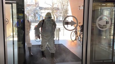 Протидія коронавірусу: у Черкасах продезінфікували залізничний вокзал і торговельні центри Протидія коронавірусу: у Черкасах продезінфікували залізничний вокзал і торговельні центри
