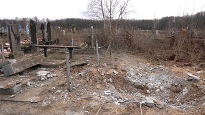 Пошкоджені 11 приватних будинків і 5 адмінбудівель: що розповідають місцеві про обстріл центру Семенівки на Чернігівщині Пошкоджені 11 приватних будинків і 5 адмінбудівель: що розповідають місцеві про обстріл центру Семенівки на Чернігівщині
