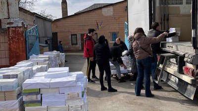 У Рівному врятували понад дві сотні тисяч книжок з Харкова
