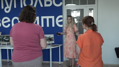 Ольга Демідко проводить екскурсію в Києві Ольга Демідко проводить екскурсію в Києві