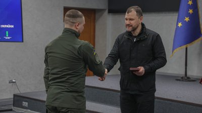 Вінницьких нацгвардійців нагородилли медалями “Захиснику Вітчизни” Вінницьких нацгвардійців нагородилли медалями “Захиснику Вітчизни”