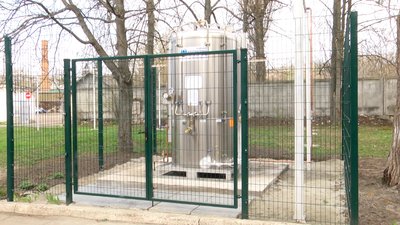 У Житомирі у лікарні №1 встановили 2-тонний резервуар для рідкого кисню У Житомирі у лікарні №1 встановили 2-тонний резервуар для рідкого кисню