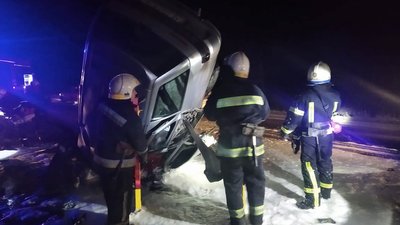 Внаслідок ДТП на Дніпропетровщині загинуло двоє людей, одна людина в реанімації