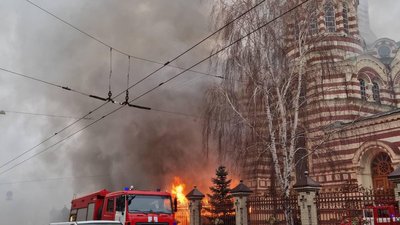 На території Благовіщенського собору у Харкові сталася пожежа: фото На території Благовіщенського собору у Харкові сталася пожежа: фото