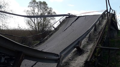 Попри заборону, дорогою їздили вантажівки. Що відомо про обвал мосту на Львівщині Попри заборону, дорогою їздили вантажівки. Що відомо про обвал мосту на Львівщині