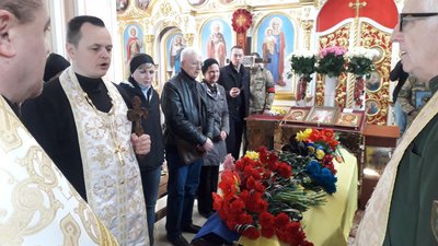 "Написав, що їде в Бахмут, а за тиждень загинув". У Сумах попрощалися з воїном Валерієм Бубновим "Написав, що їде в Бахмут, а за тиждень загинув". У Сумах попрощалися з воїном Валерієм Бубновим