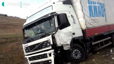 ДТП на Рівненщині: донька керманича у лікарні з мозковою комою ДТП на Рівненщині: донька керманича у лікарні з мозковою комою