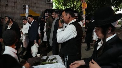 Цадик врятував: як минула ніч святкування Рош га-Шана в хасидському кварталі в Умані Цадик врятував: як минула ніч святкування Рош га-Шана в хасидському кварталі в Умані
