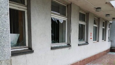 У Середині-Буді на Сумщині поранені двоє людей — сили РФ скинули вибухівку у центрі міста У Середині-Буді на Сумщині поранені двоє людей — сили РФ скинули вибухівку у центрі міста