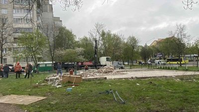 У Львові демонтували МАФ, у якому незаконно торгували алкоголем У Львові демонтували МАФ, у якому незаконно торгували алкоголем