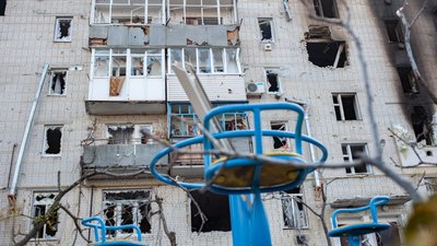 Кризовий психолог розповів, як дітям та дорослим опанувати страх перед поверненням у власні домівки після обстрілів
