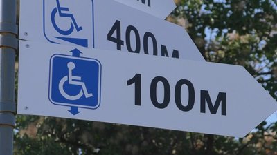 На Правобережному пляжі Запоріжжя демонтували підйомник для людей з інвалідністю