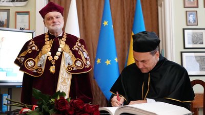Міністру закордонних справ Польщі Сікорському присвоїли звання Почесного доктора ЛНУ