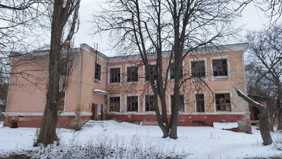 Будівля школи на вул. Олександра Мацієвського, 33, яка перебуває в аварійному стані Будівля школи на вул. Олександра Мацієвського, 33, яка перебуває в аварійному стані