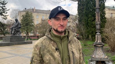 "Хочу захищати своїх дітей": історія багатодітного батька, який боронить Україну "Хочу захищати своїх дітей": історія багатодітного батька, який боронить Україну