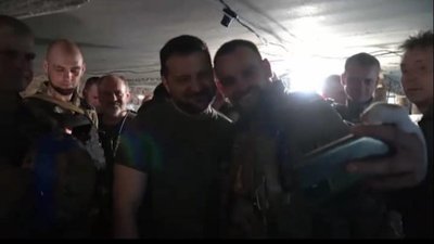 Військовий з президентом Військовий з президентом