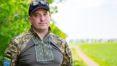 Військовий у вишиванці, 105 окрема бригада територіальної оборони ЗСУ, День вишиванки Військовий у вишиванці, 105 окрема бригада територіальної оборони ЗСУ, День вишиванки