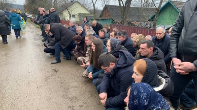 Назавжди 23. На Івано-Франківщині попрощалися з полеглим воїном Дмитром Дуткою Назавжди 23. На Івано-Франківщині попрощалися з полеглим воїном Дмитром Дуткою
