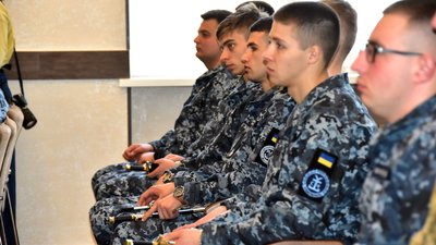 В Одеській морській академії пройшов випуск офіцерів: їх привітали Зеленський та Неїжпапа В Одеській морській академії пройшов випуск офіцерів: їх привітали Зеленський та Неїжпапа