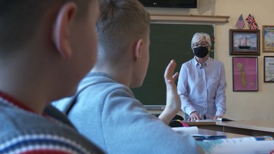 Черкаських школярів навчає мови волонтерка з Польщі
