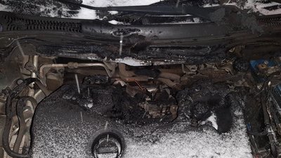 "Щоб вплинути на свідка". Двом чоловікам повідомили про підозру за підпал авто на Сумщині