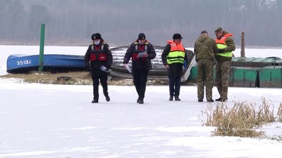 Аби запобігти трагічним випадкам на льоду, рятувальники Житомирщини проводять профілактичні рейди Аби запобігти трагічним випадкам на льоду, рятувальники Житомирщини проводять профілактичні рейди