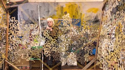 "Сітки – річ, яка зберігає життя", – житомирянка Анастасія Нестерова вісім років тому створила осередок з плетіння сіток "Сітки – річ, яка зберігає життя", – житомирянка Анастасія Нестерова вісім років тому створила осередок з плетіння сіток