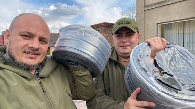 Волонтери Тернопільщини та Львівщини перед Великоднем передали допомогу на схід України