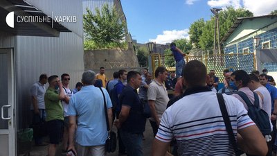 Борги в метро у Харкові: журналістів не пропустили на зустріч машиністів з керівництвом Борги в метро у Харкові: журналістів не пропустили на зустріч машиністів з керівництвом