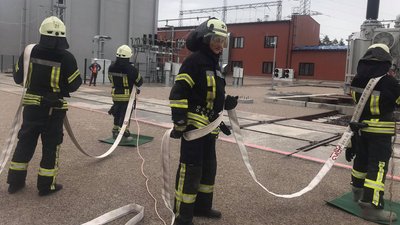 Забезпечує Луганщину в електроенергії. На електропідстанції "Кремінська" гасили умовну пожежу Забезпечує Луганщину в електроенергії. На електропідстанції "Кремінська" гасили умовну пожежу