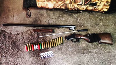 На Вінниччині чоловік зберігав удома зброю, боєприпаси та наркотики На Вінниччині чоловік зберігав удома зброю, боєприпаси та наркотики