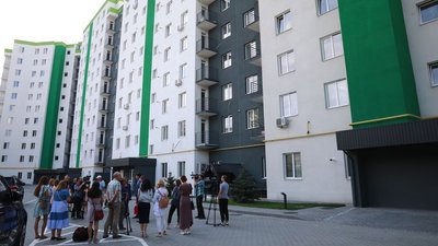 Срібний призер Олімпіади-2020 Парвіз Насібов отримав ключі від квартири у Запоріжжі Срібний призер Олімпіади-2020 Парвіз Насібов отримав ключі від квартири у Запоріжжі