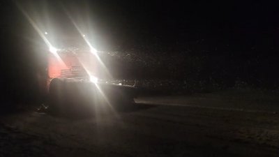 Перший сніг: як чистили дороги в Черкасах та по області Перший сніг: як чистили дороги в Черкасах та по області