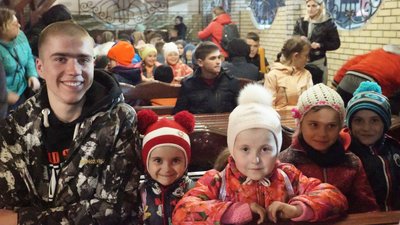 Дітей-сиріт з Дніпропетровської області евакуювали до Румунії