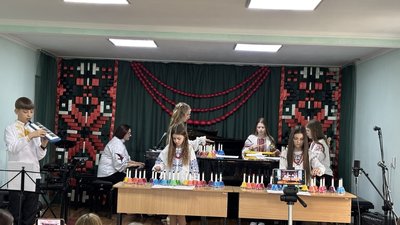 благодійний концерт, донати, ЗСУ, воїни, діти, музика, Олевськ, музична школа