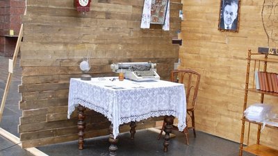 У Дніпрі створили артпростір «Олесь Гончар. Музей просто неба» до дня народження письменника У Дніпрі створили артпростір «Олесь Гончар. Музей просто неба» до дня народження письменника
