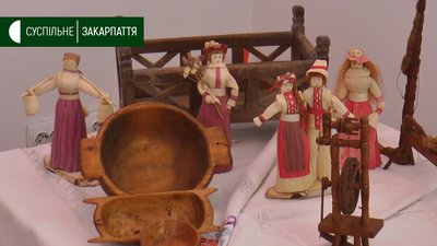 В Закарпатському музеї народної архітектури і побуту відкрилась виставка "Натхненні лялькою" В Закарпатському музеї народної архітектури і побуту відкрилась виставка "Натхненні лялькою"
